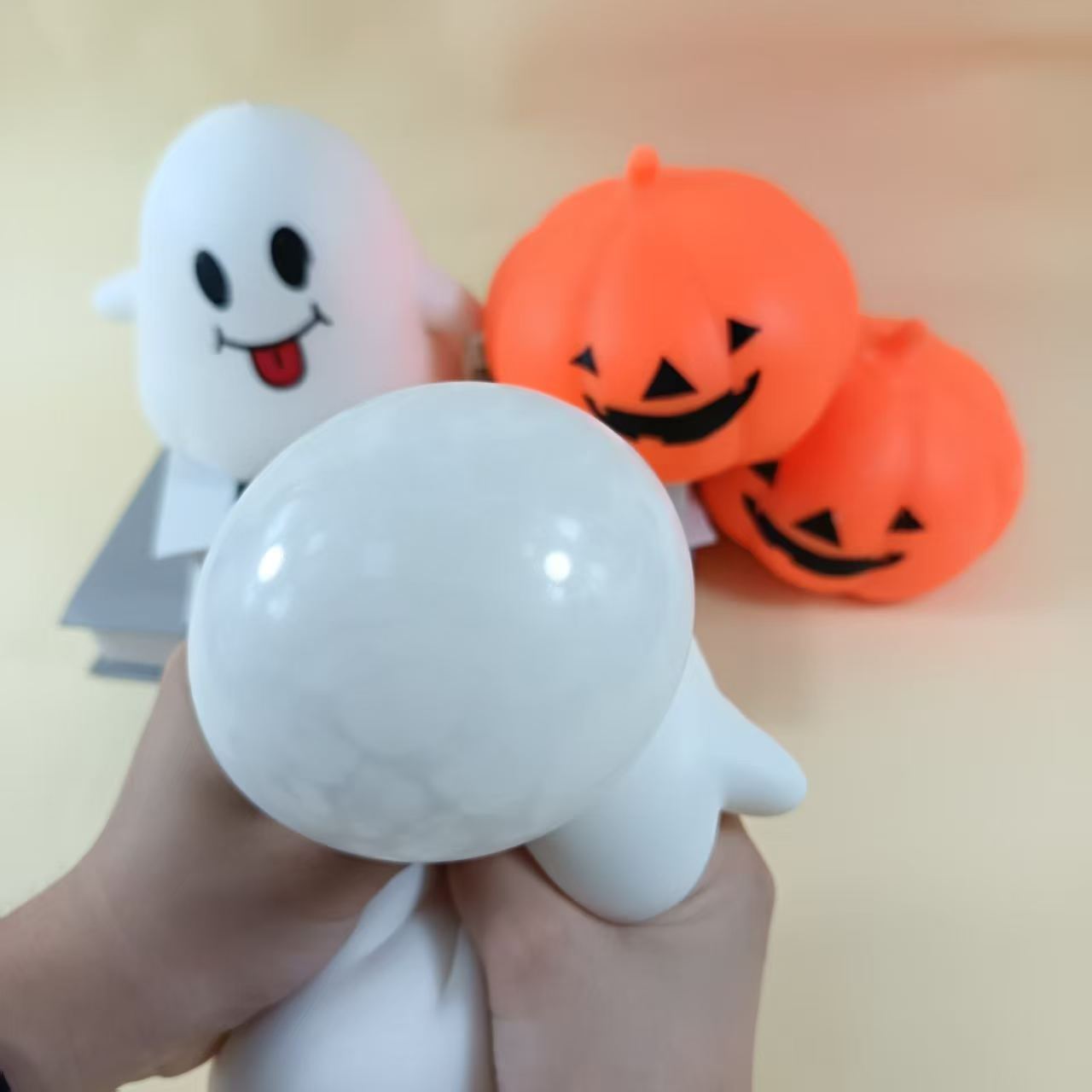 Набор из 6 мягких игрушек на Х – обзор и цена Model Kit Resin